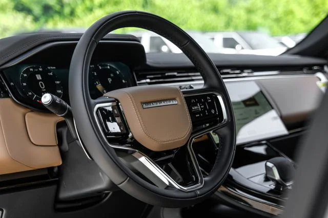 New 2026  Land Rover SE image 18