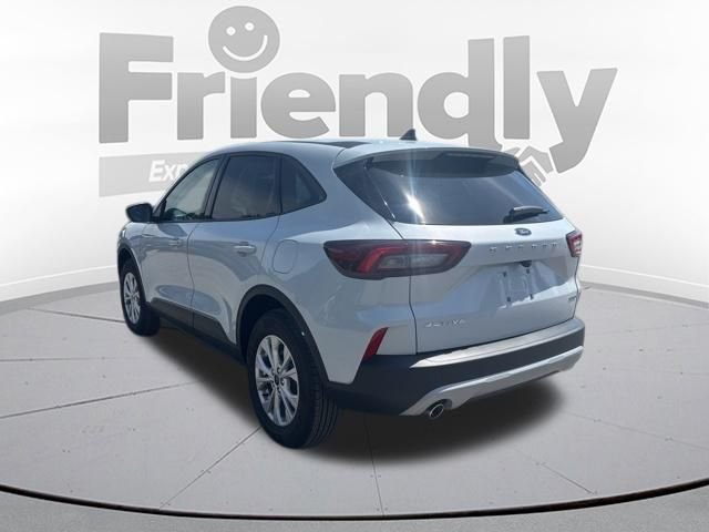 Used 2025 Silver Ford Active image 4