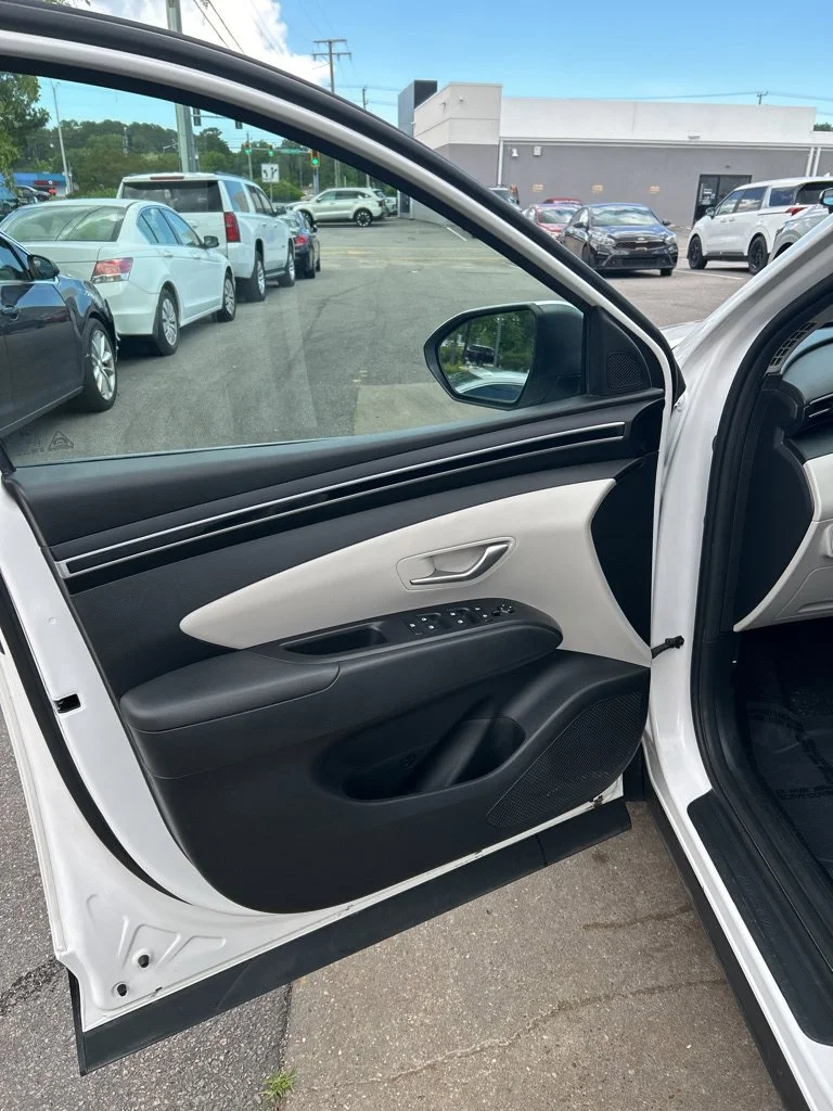 Used 2024 White Hyundai SEL image 10