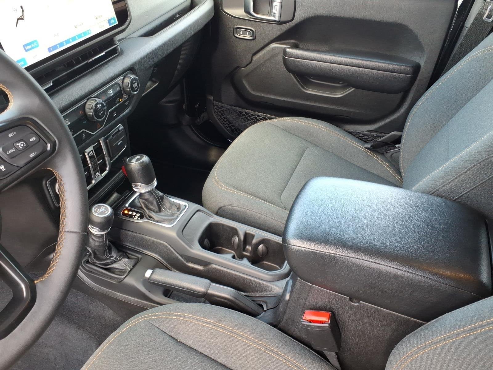 Used 2024 Black Clearcoat Jeep Sport S image 22