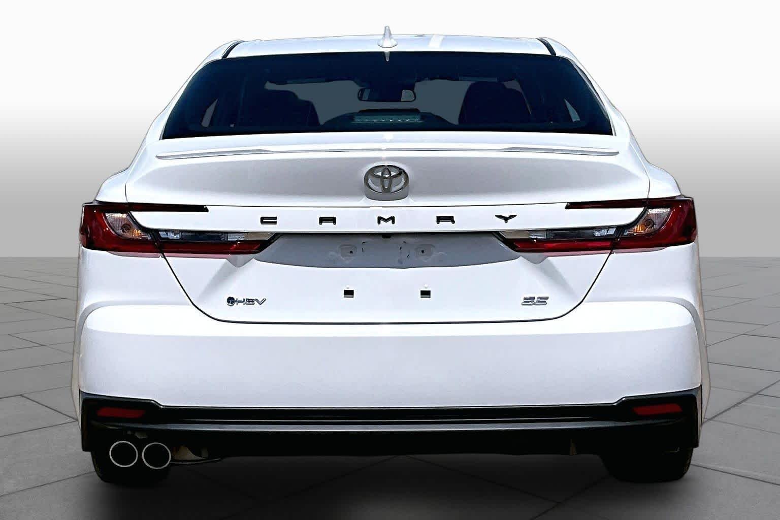 Used 2026 Ice Cap Toyota SE image 5