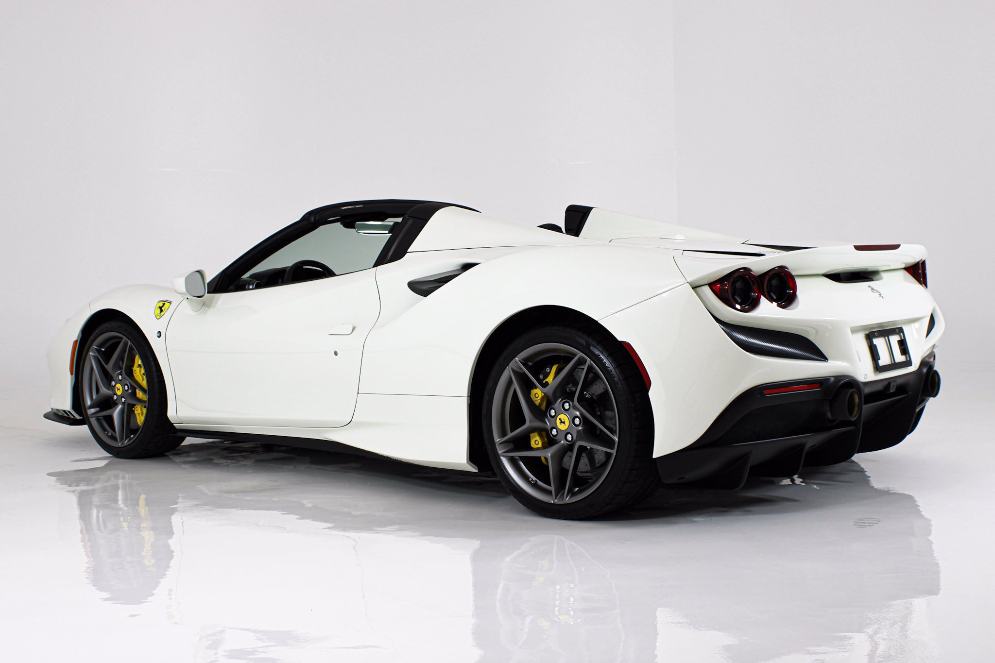 Used 2022 White Ferrari  image 8