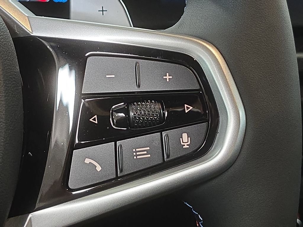New 2027 Mineral White Metallic BMW M440i xDrive image 9