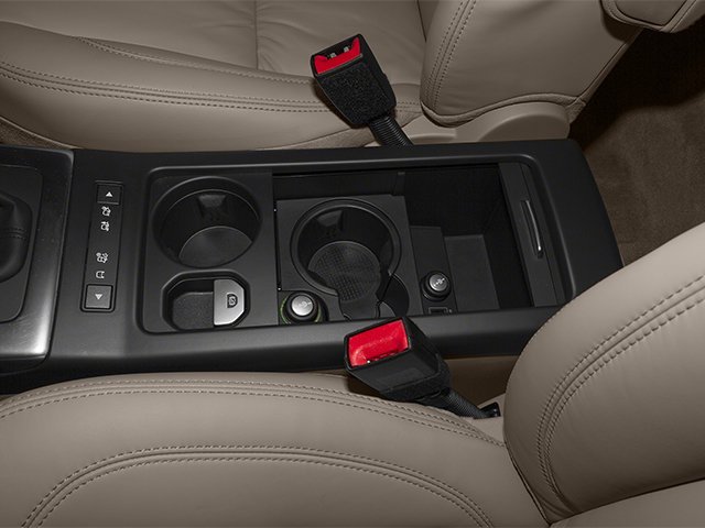 Used 2013  Land Rover Base image 17