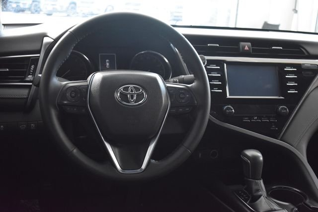 Used 2019 Silver Toyota SE image 18