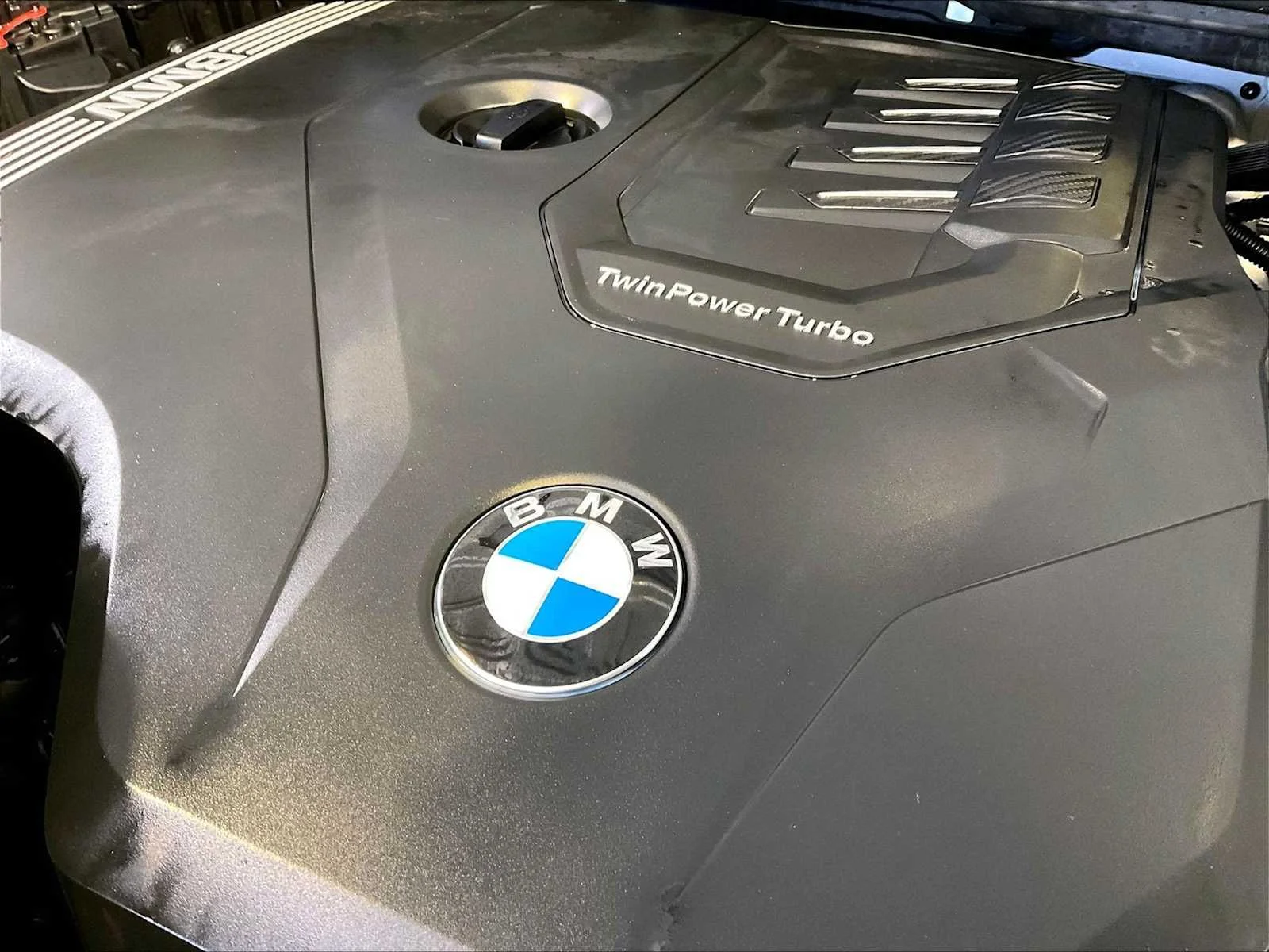 Used 2023 Mineral White Metallic BMW xDrive30i image 33
