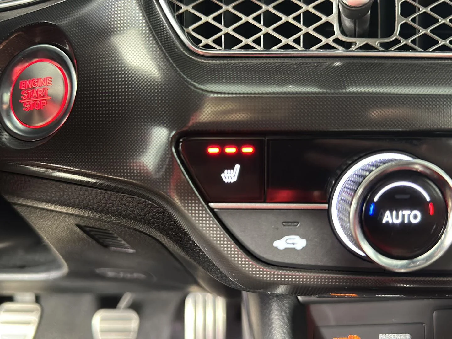 Used 2024 Liquid Carbon Metallic Acura w/Tech w/A-SPEC image 19