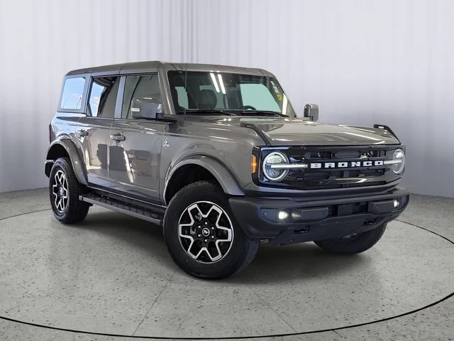 2023 Ford Bronco Outer Banks 4x4's photo