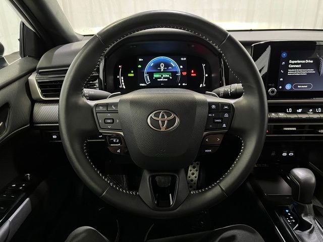 2025 Toyota Camry SE - Photo 17