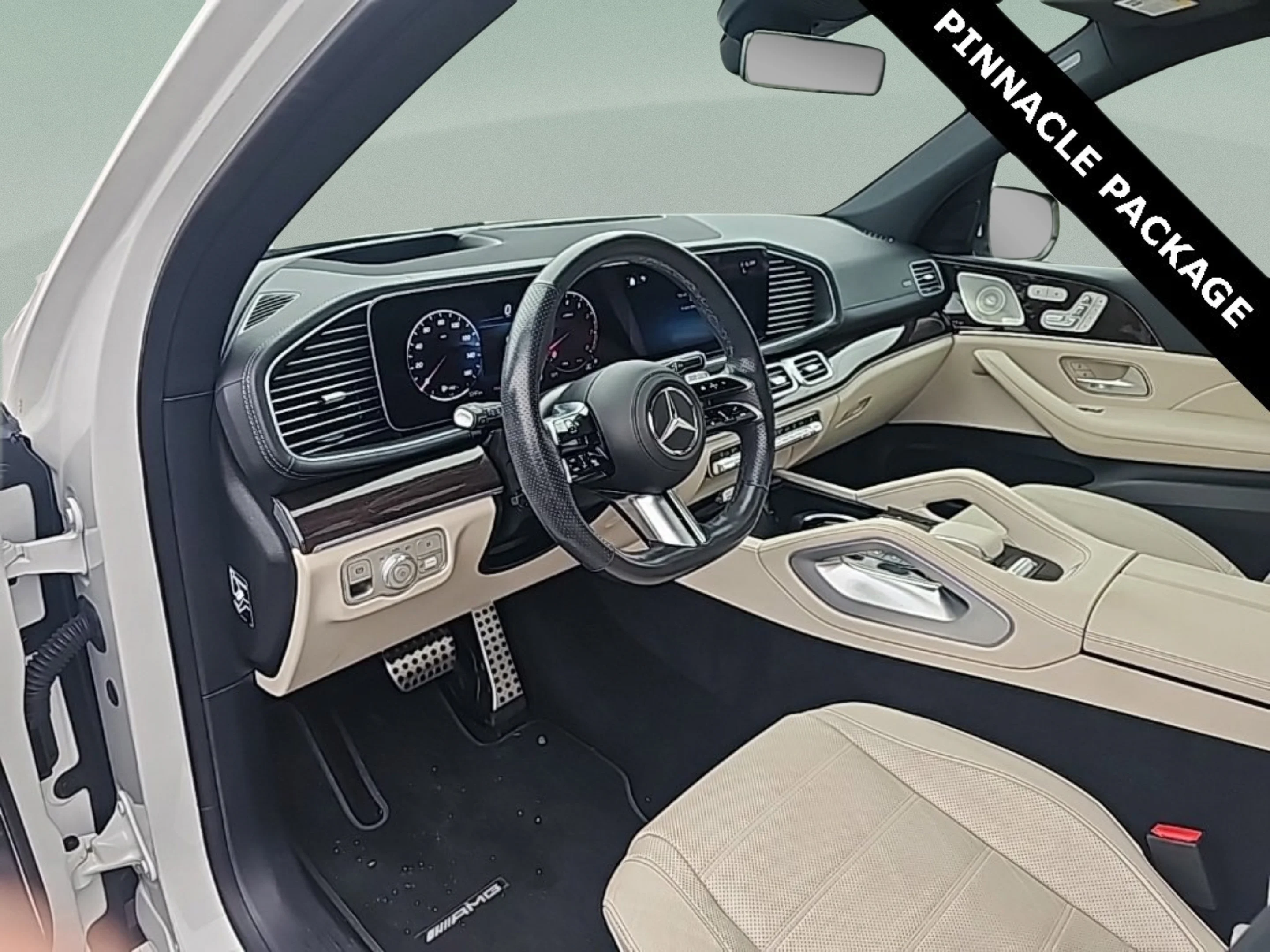 Used 2024 White Mercedes-Benz 4MATIC® image 19