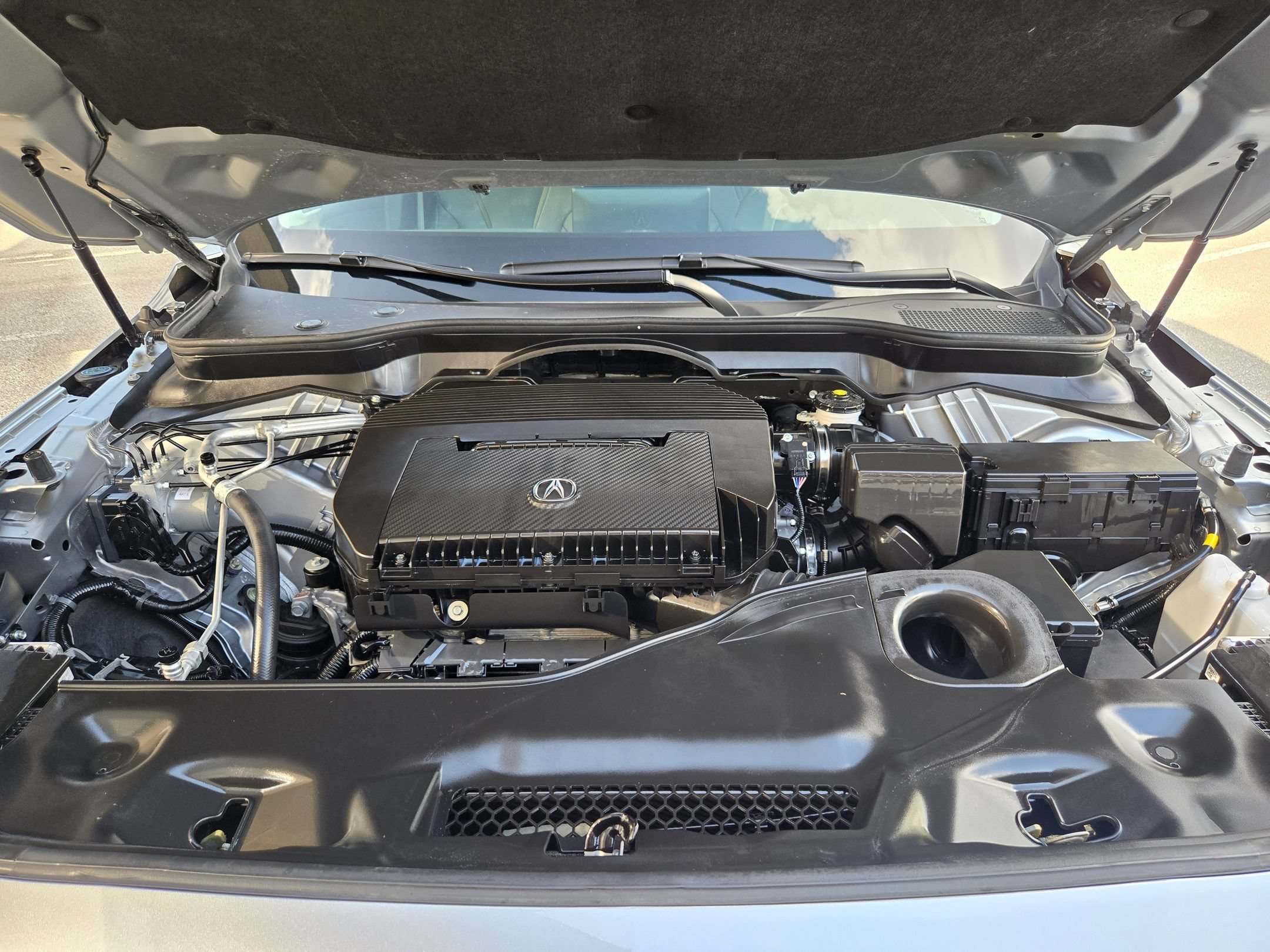 Used 2026 Solar Silver Metallic Acura w/Technology Package image 32