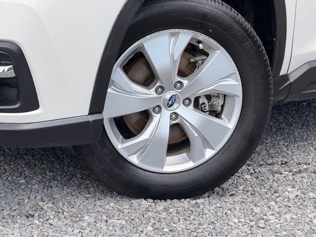 Used 2020 White Subaru Base image 31