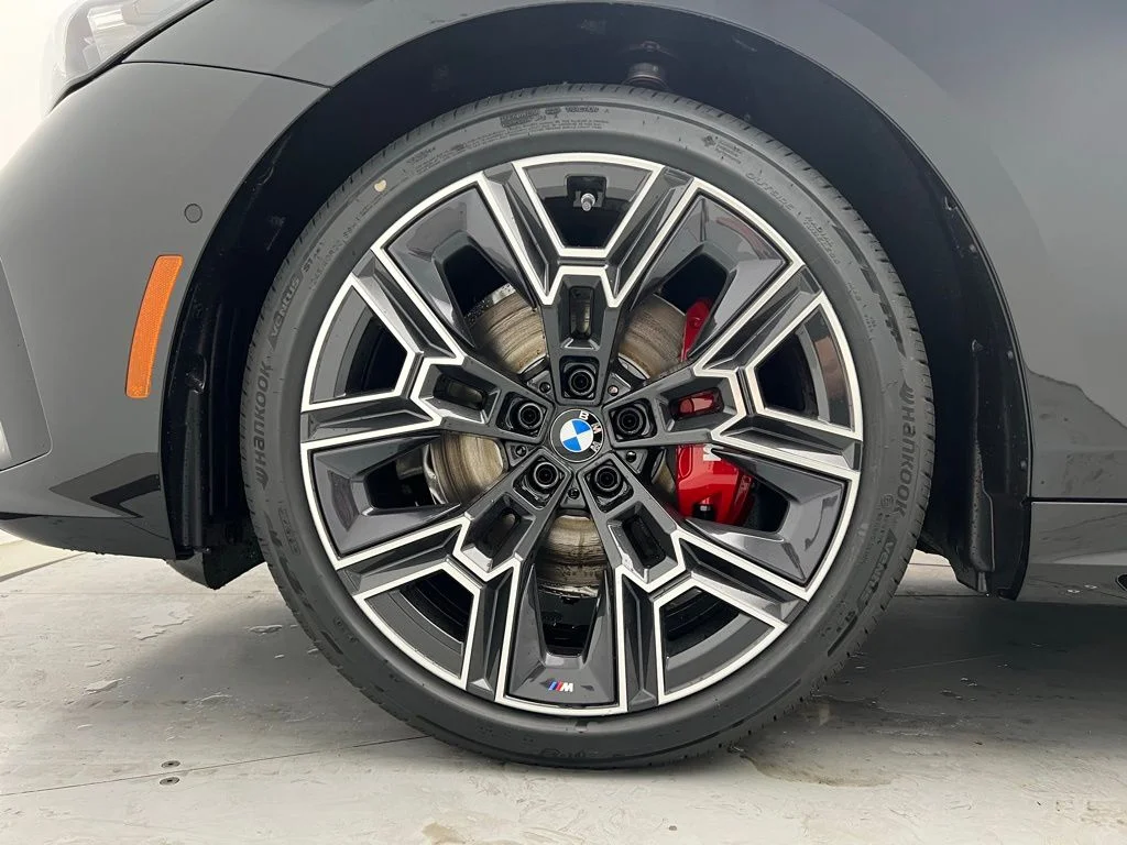 New 2027 Black Sapphire Metallic BMW 530i xDrive image 22