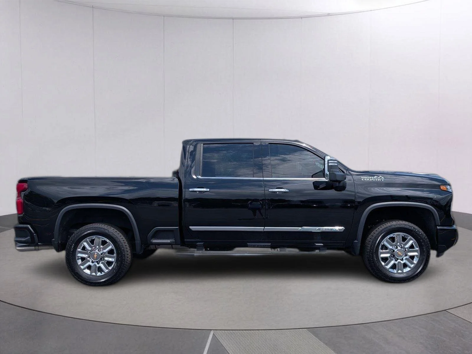 Used 2024 Black Chevrolet High Country image 6
