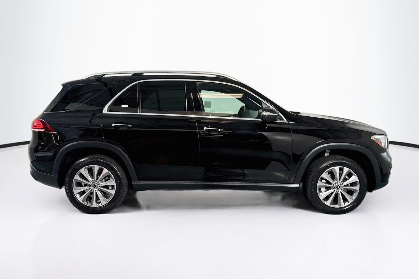 Used 2022 Black Mercedes-Benz GLE 350 image 4
