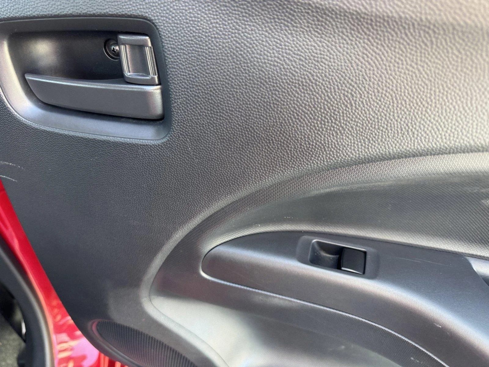 Used 2024  Mitsubishi ES image 13