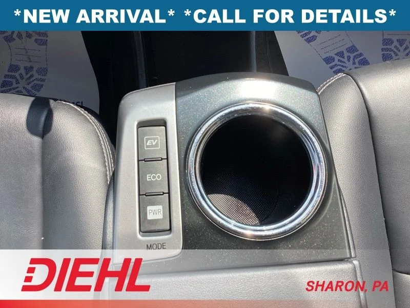 Used 2017  Toyota Four image 23