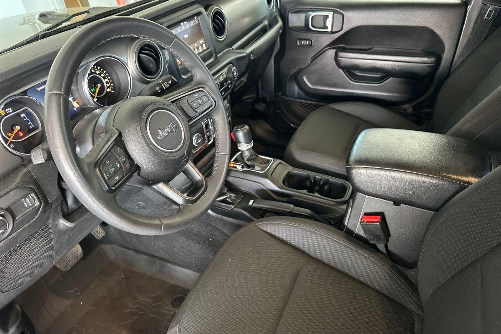 Used 2023 Granite Crystal Metallic Clearcoat Jeep Willys image 9