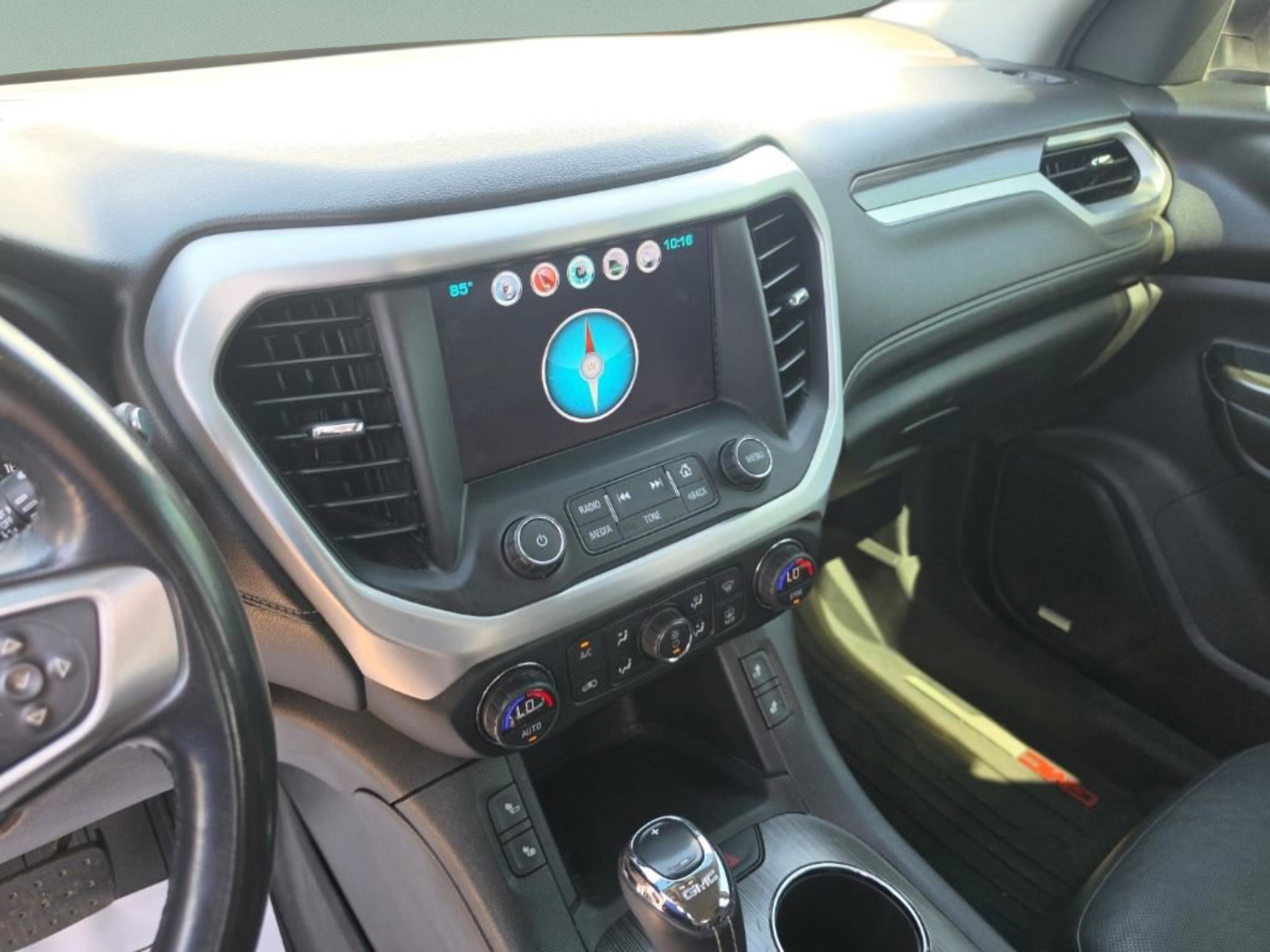 Used 2018 SUMMIT WHITE GMC SLT image 18