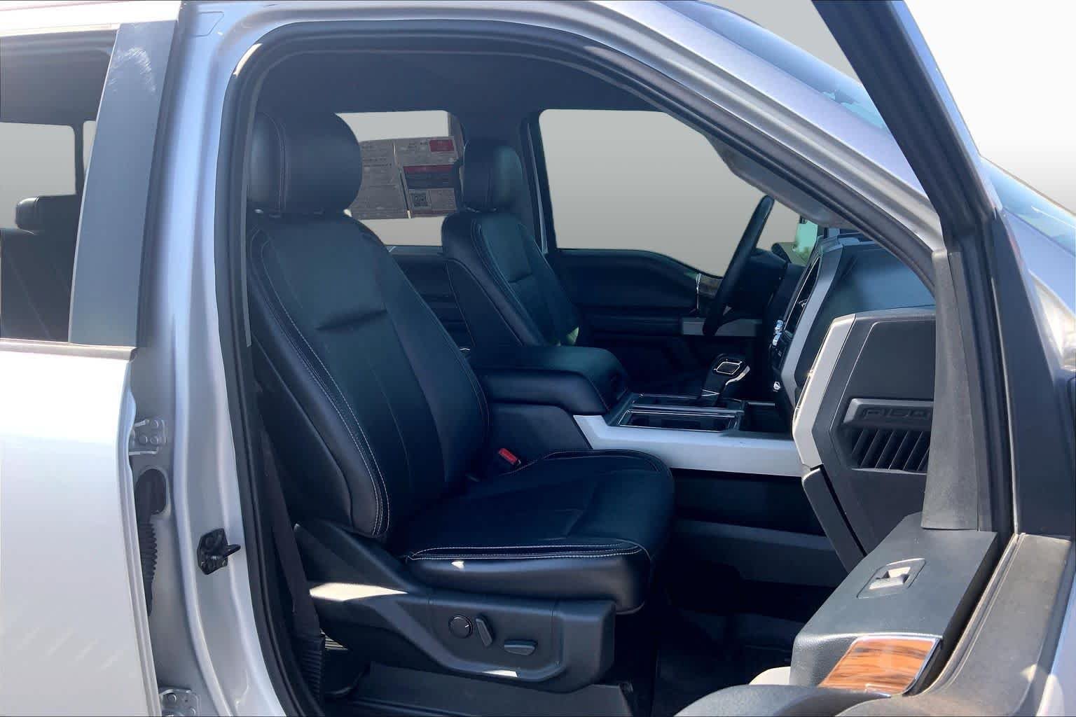 Used 2019 Ingot Silver Ford LARIAT image 9