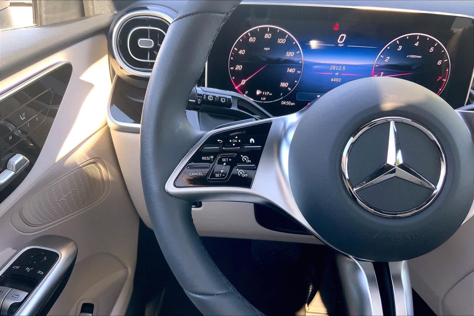Certified Used 2026 Polar White Mercedes-Benz GLC 300 image 23