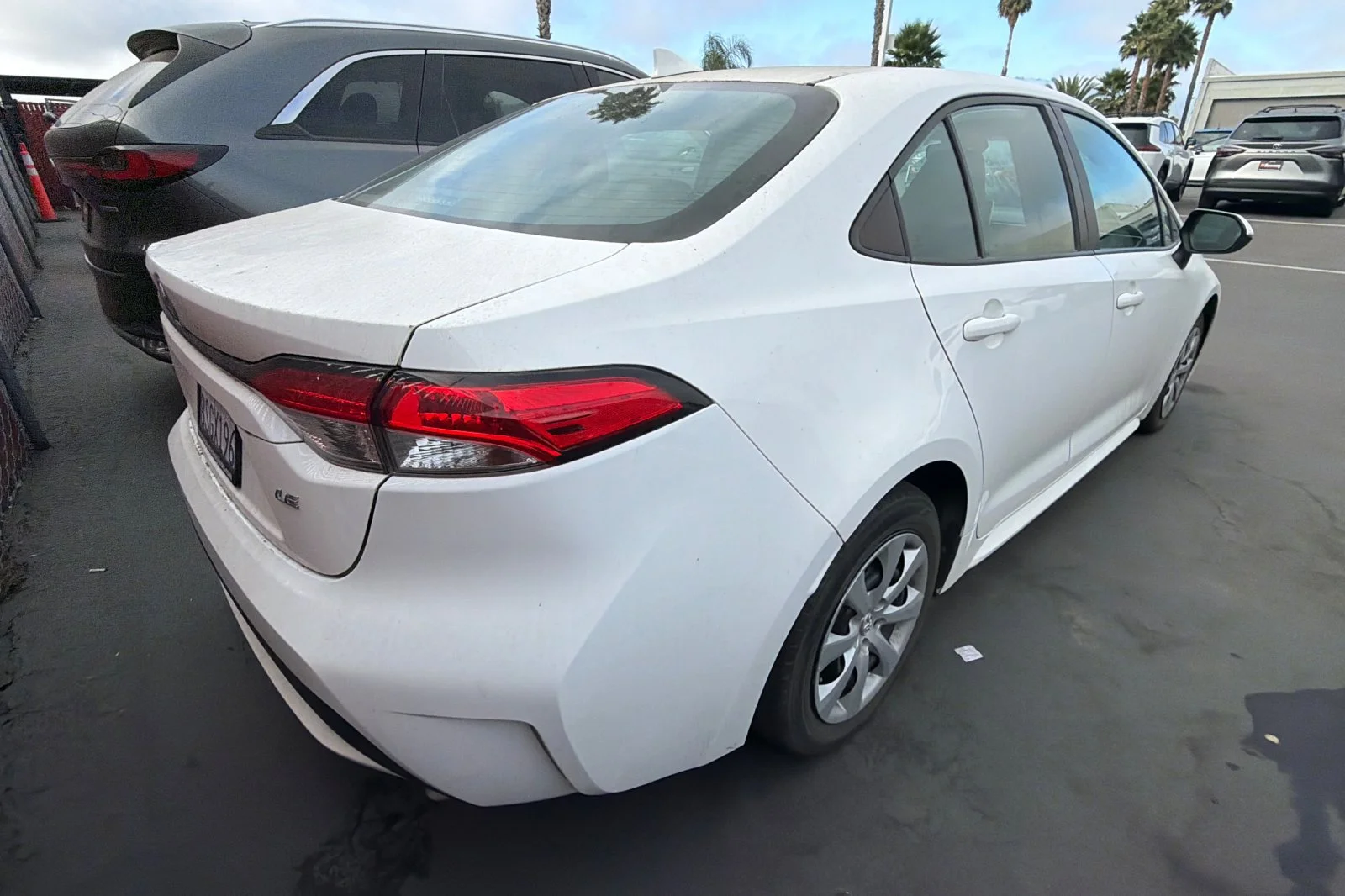 Used 2020 White Toyota LE image 5