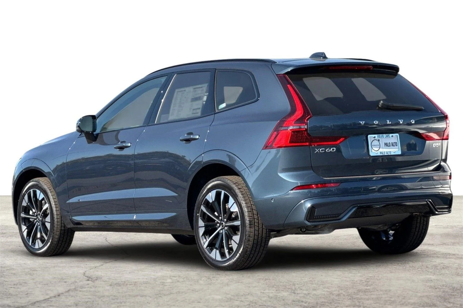 2026 Volvo XC60 Plus - Photo 6