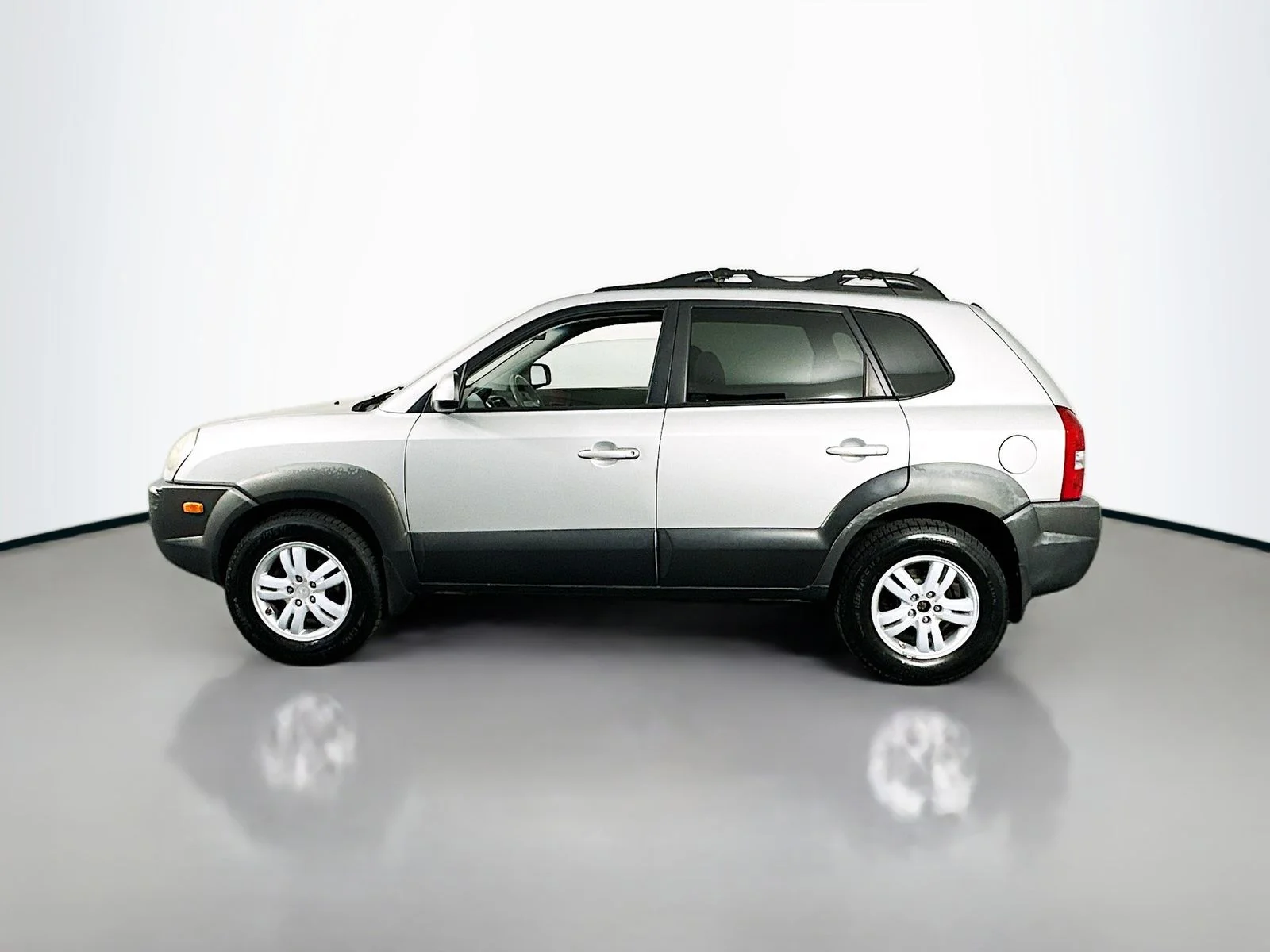 Used 2008 Silver Hyundai SE image 7