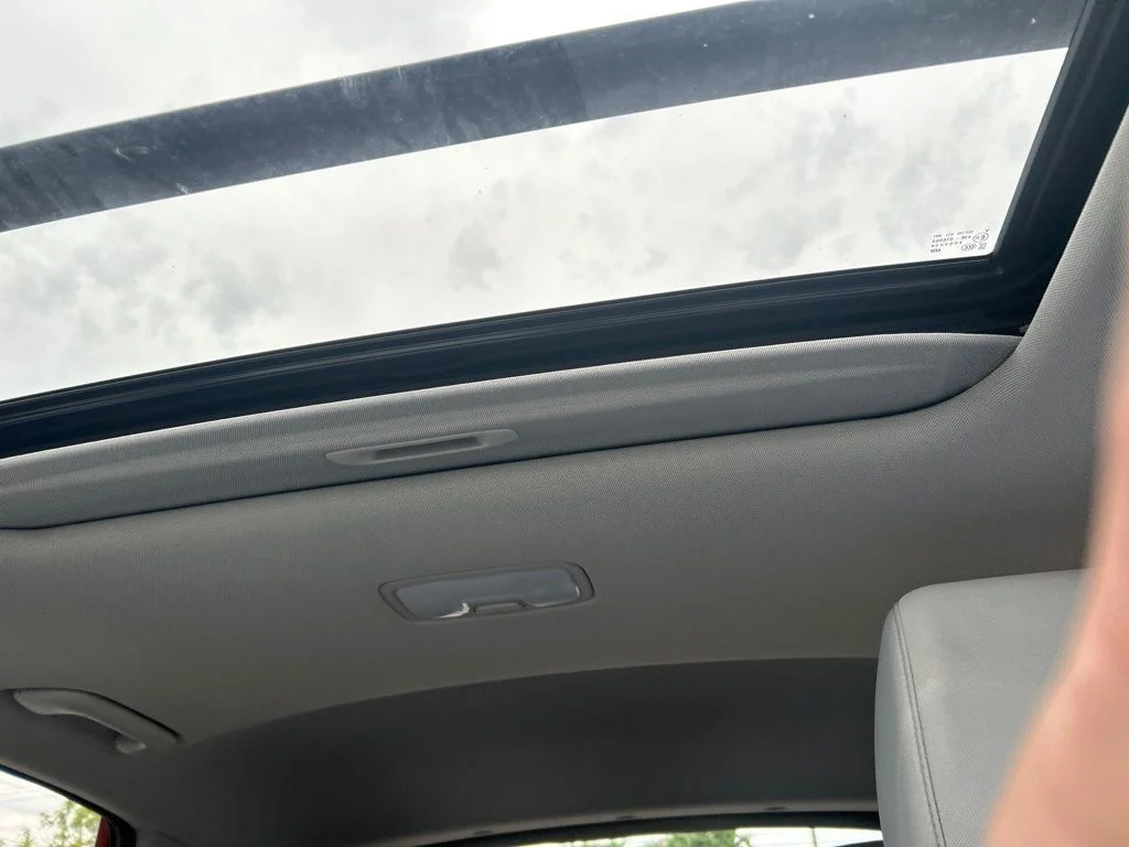 Used 2023 Red Hyundai SEL image 17