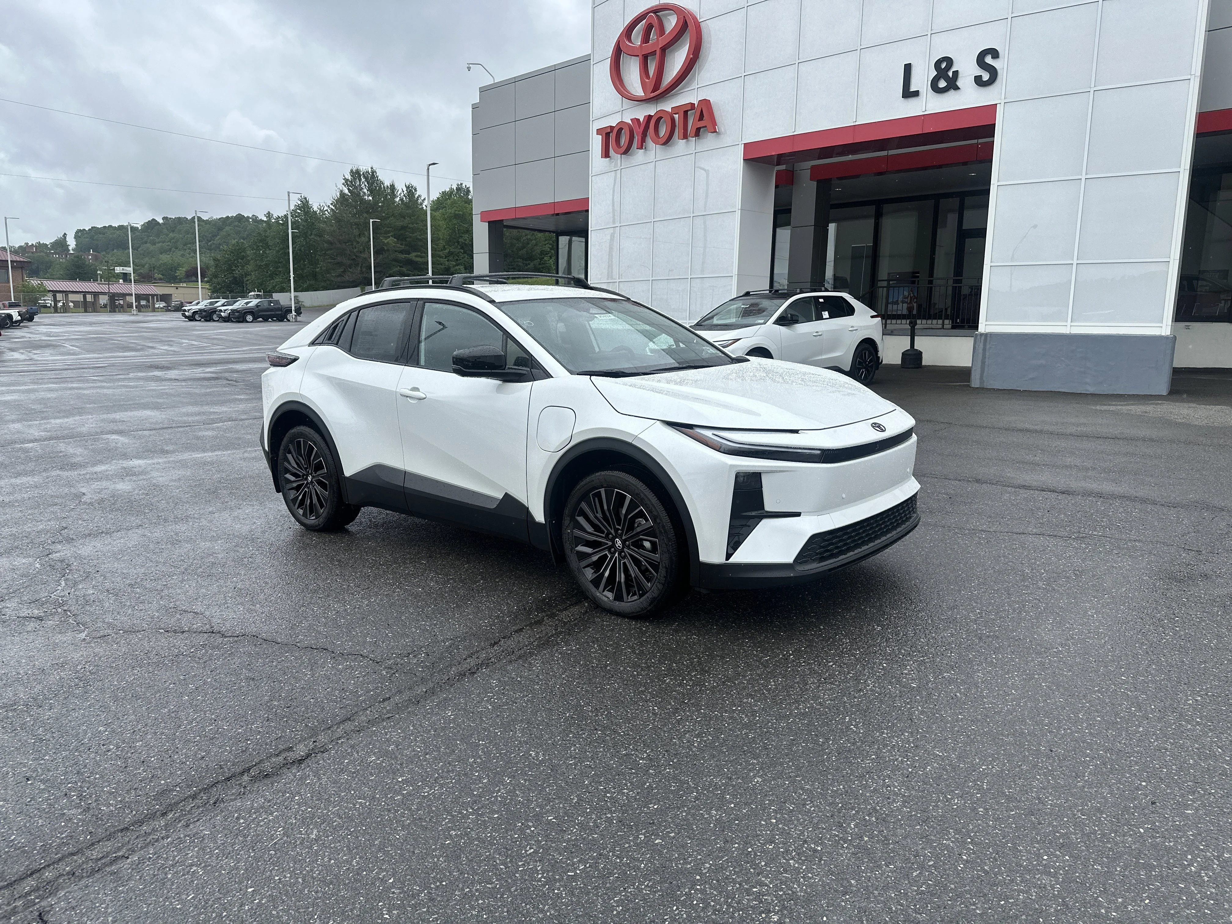 2026 Toyota C-HR XSE AWD's photo
