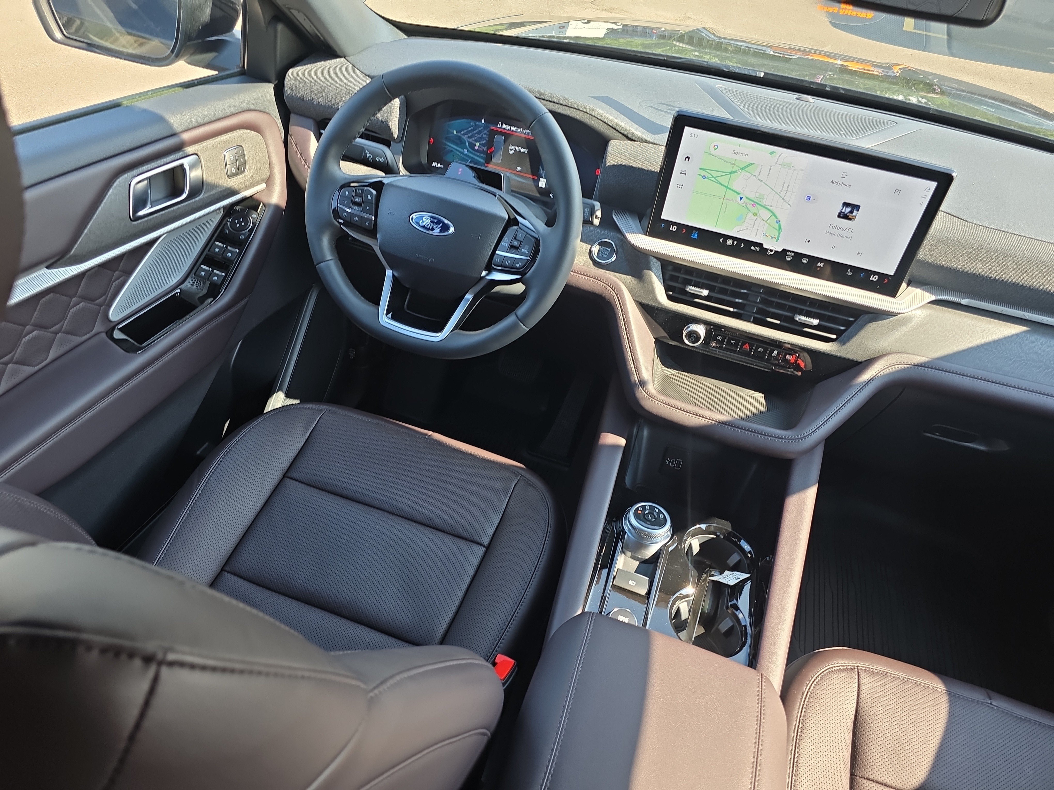 New 2026 Agate Black Metallic Ford Platinum™ image 32