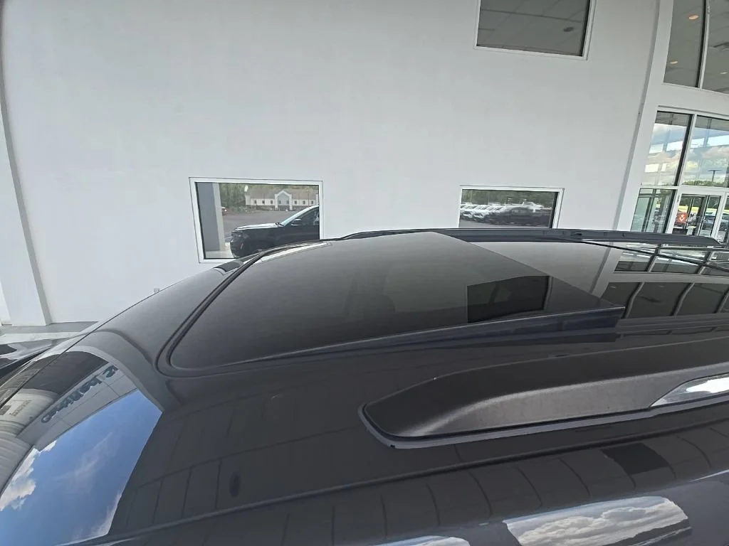 Used 2022 Baltic Gray Metallic Clearcoat Jeep Limited image 3