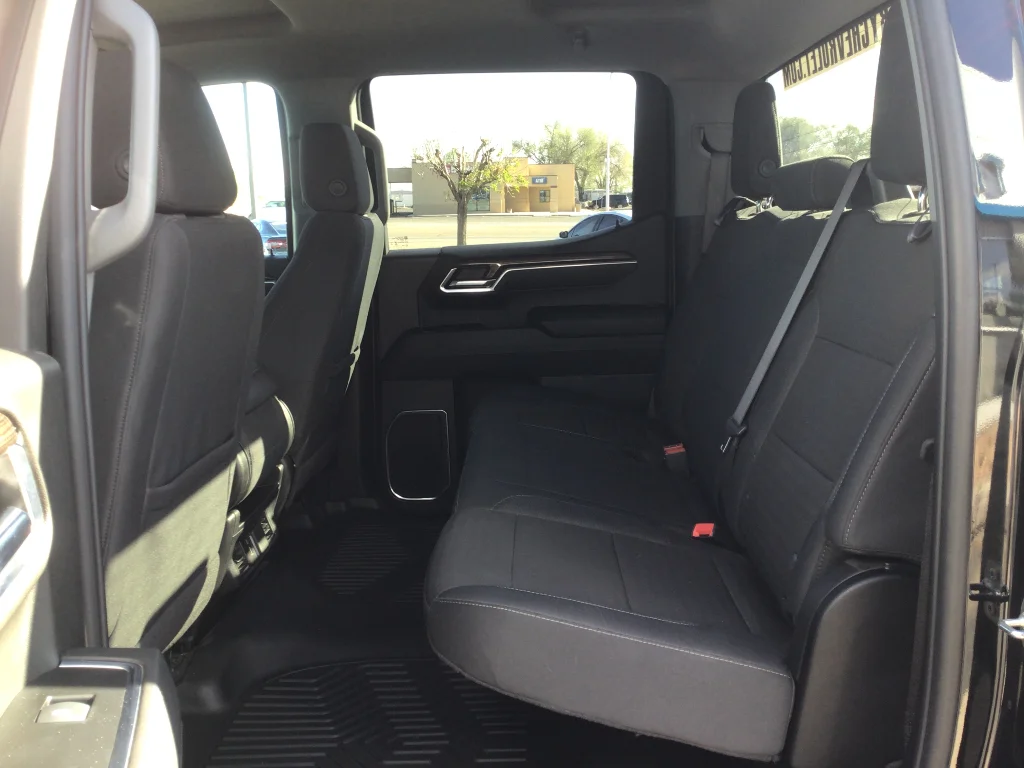 Used 2025 Black Chevrolet LT image 8