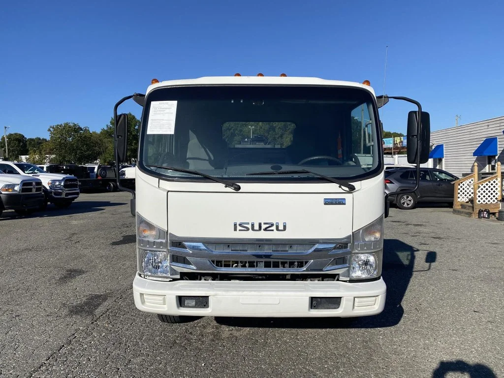 Used 2019  Isuzu Rollback image 3