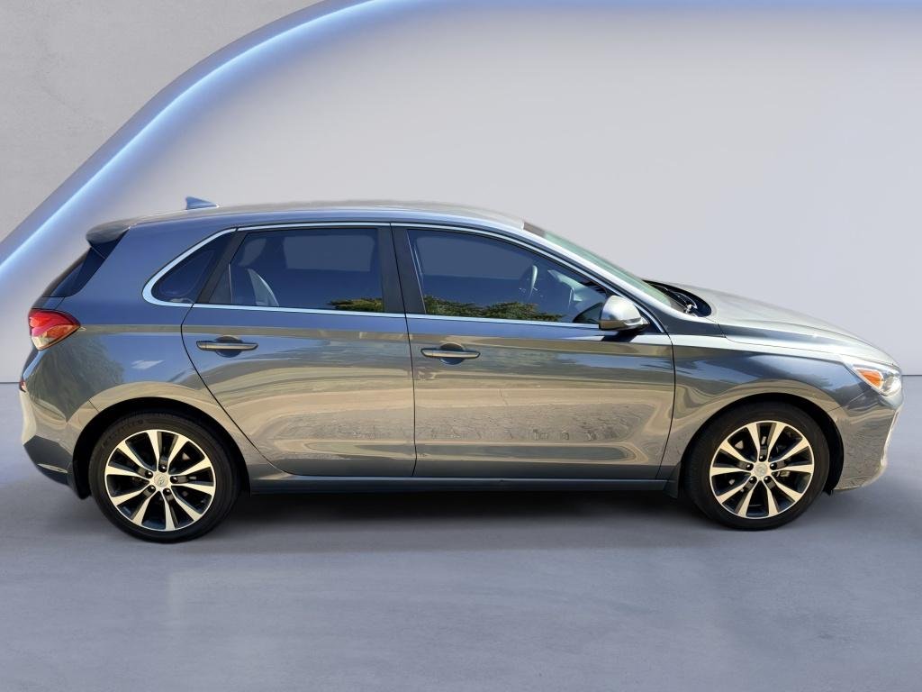 Used 2018 Summit Gray Hyundai Base image 6