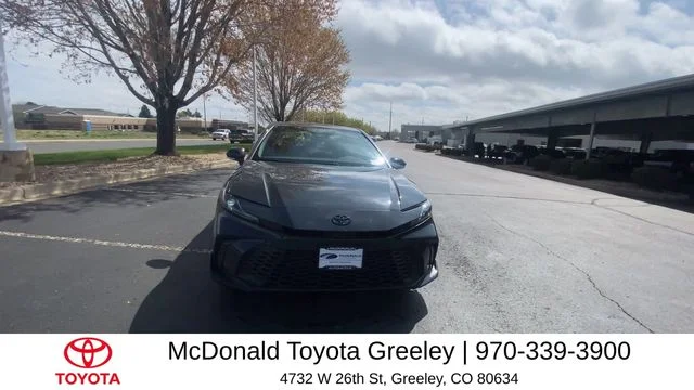 2025 Toyota Camry SE - Photo 3