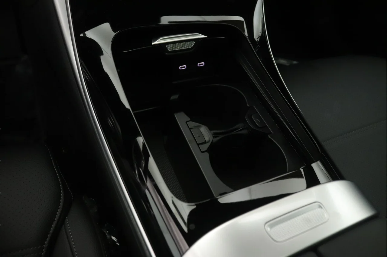 New 2026 Graphite Grey Metallic Mercedes-Benz C 300 image 6
