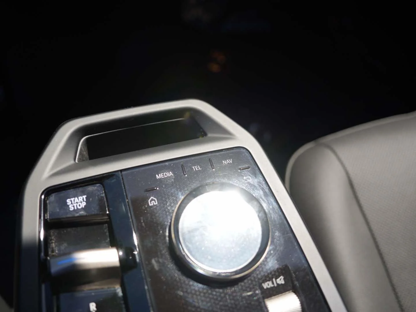Used 2024 Black Sapphire Metallic BMW xDrive50 Sports Activity Vehicle image 19