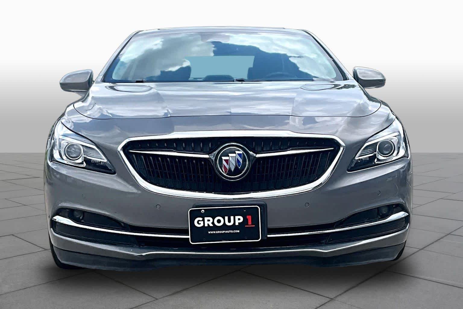 Used 2017  Buick  image 3