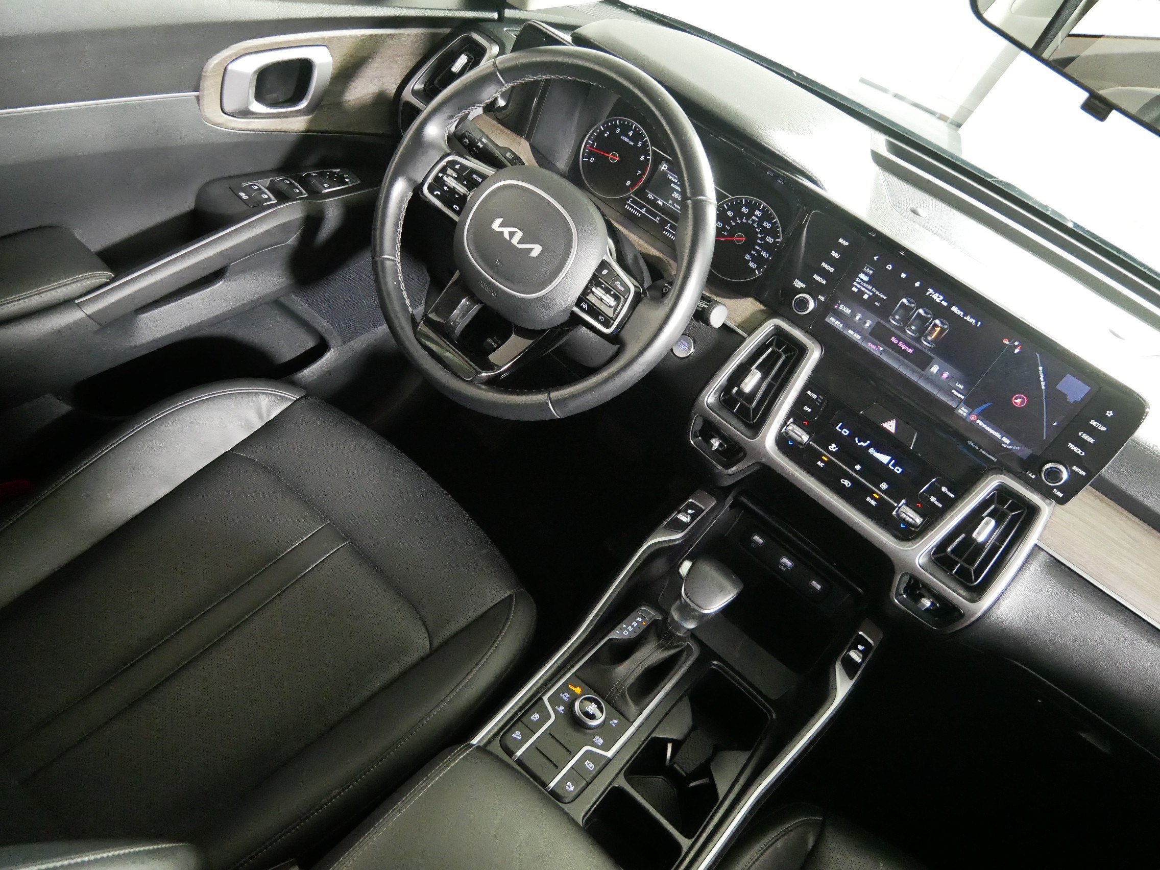2022 Kia Sorento X-Line S - Photo 9