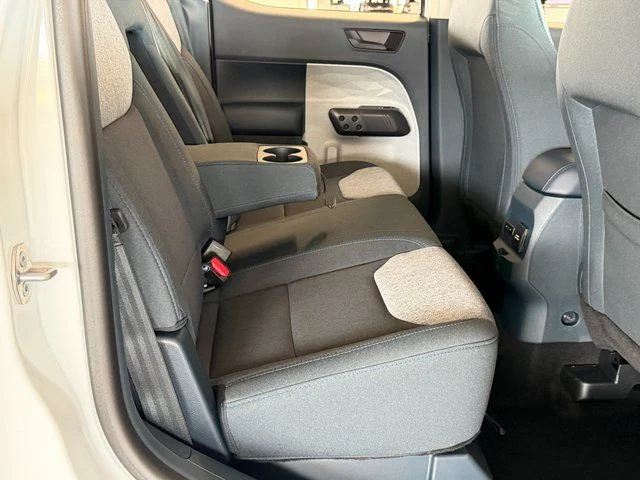 New 2025 Oxford White Ford XLT image 12