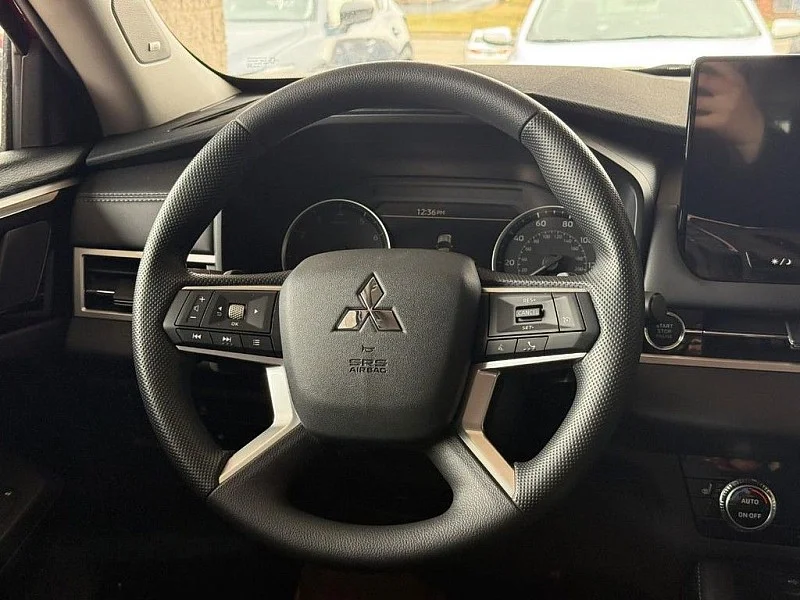 2026 Mitsubishi Outlander ES - Photo 6