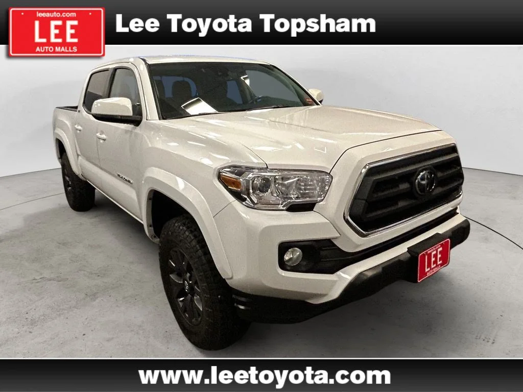 Used 2022 White Toyota SR5 image 7