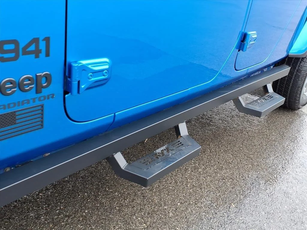 Used 2021 Hydro Blue Pearlcoat Jeep Willys Sport image 11