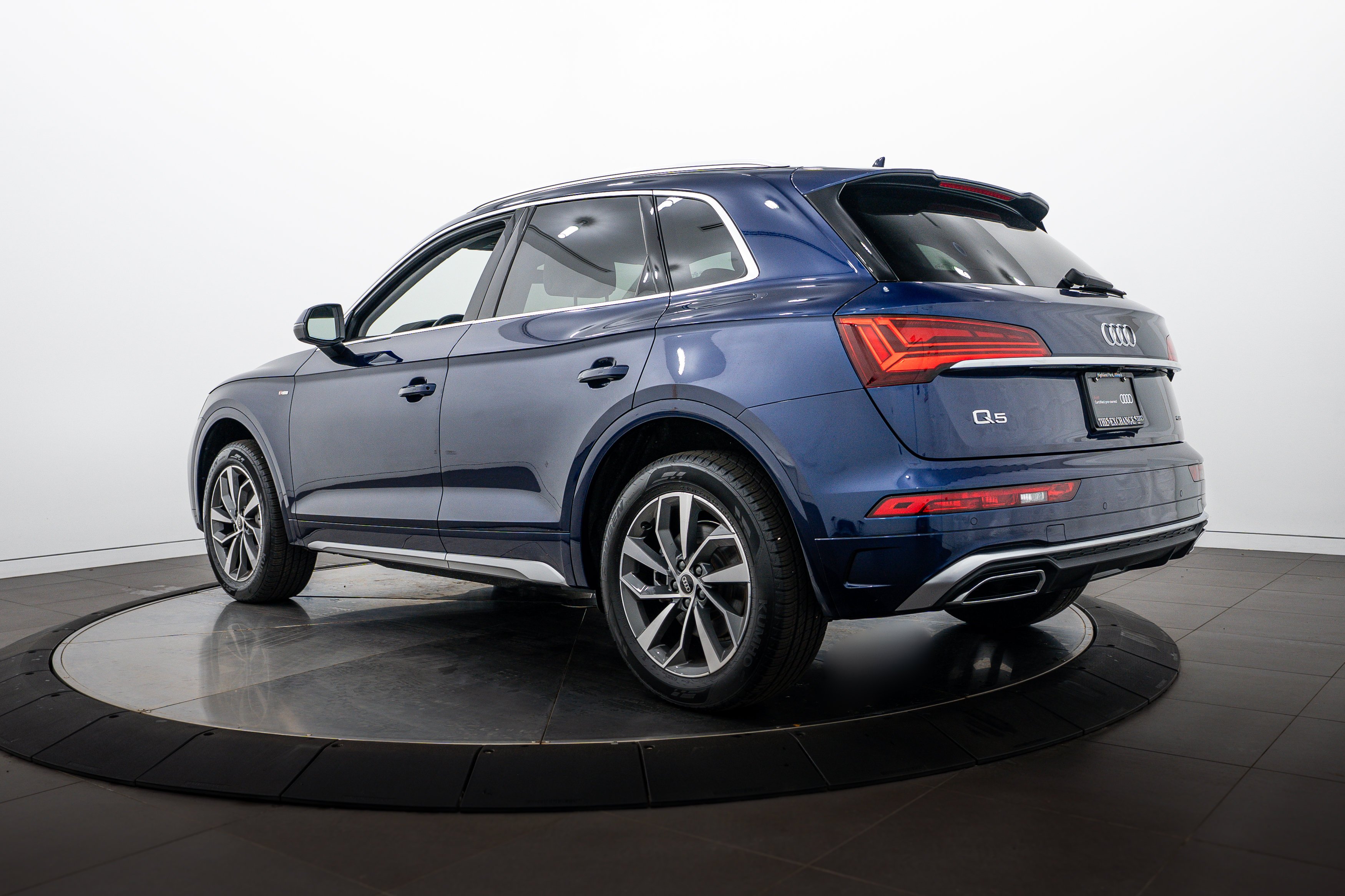 Certified Used 2023 Navarra Blue Metallic Audi S line Premium image 5