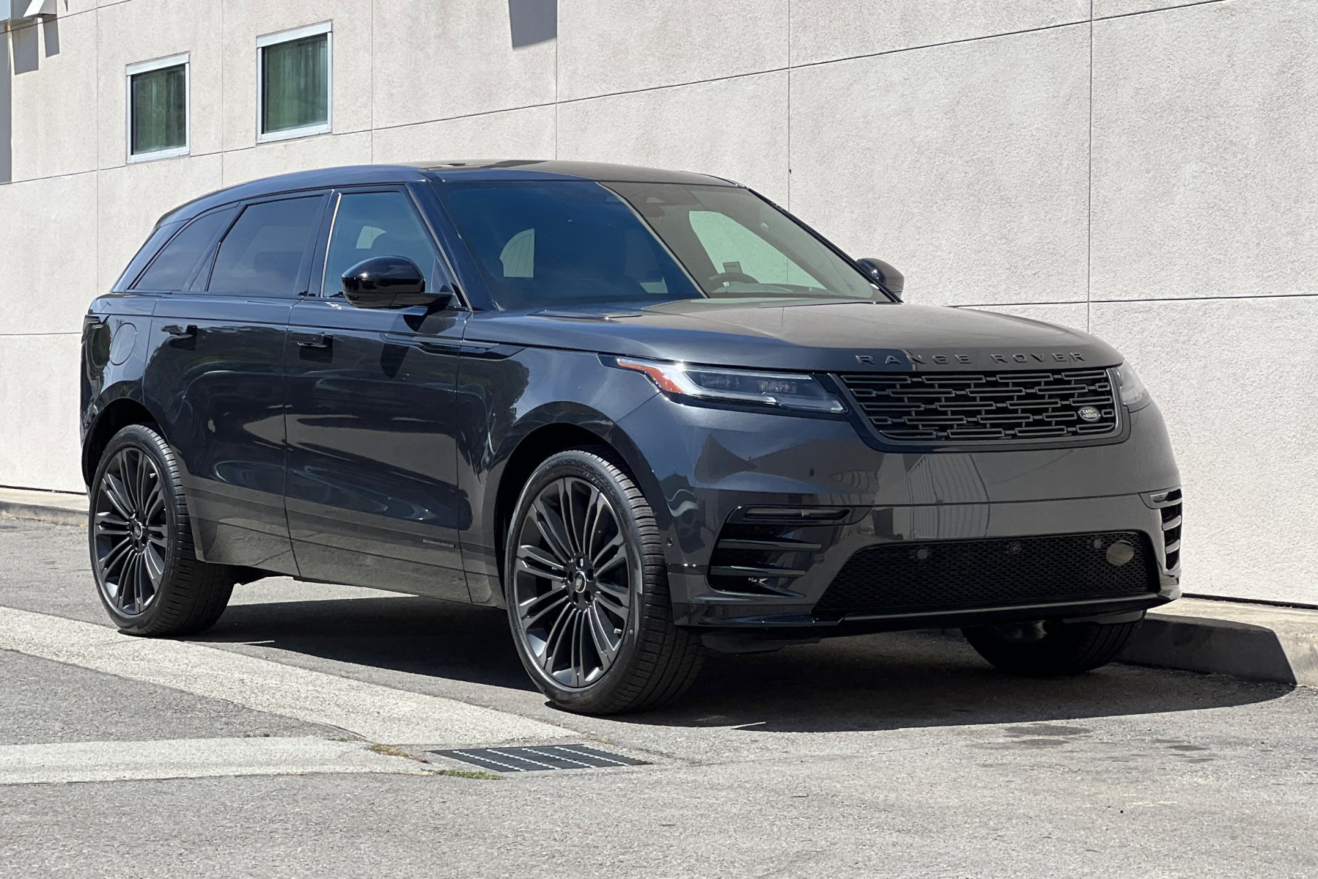 New 2026 Carpathian Grey Land Rover Belgravia Edition image 9