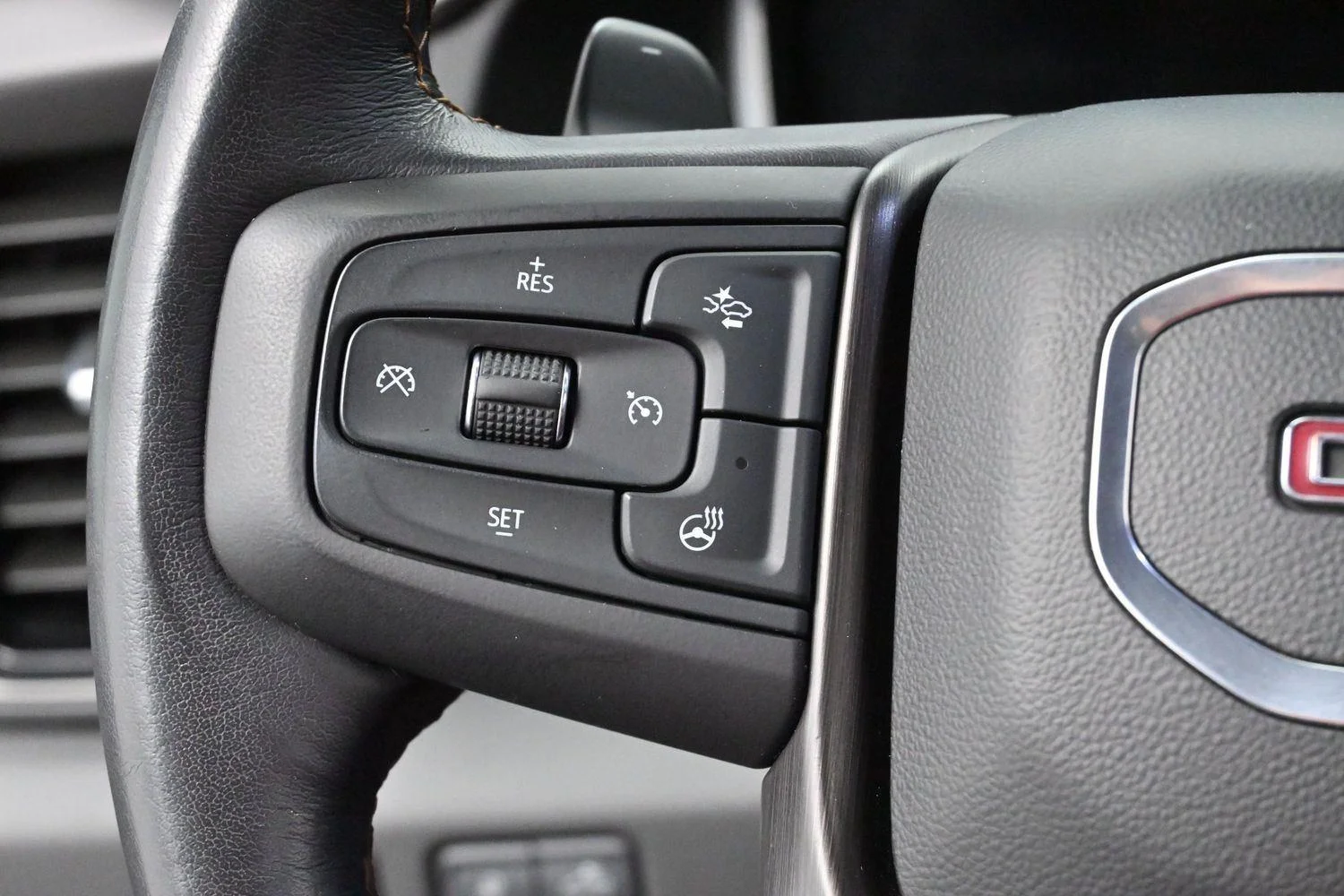 Used 2023 Onyx Black GMC AT4 image 18