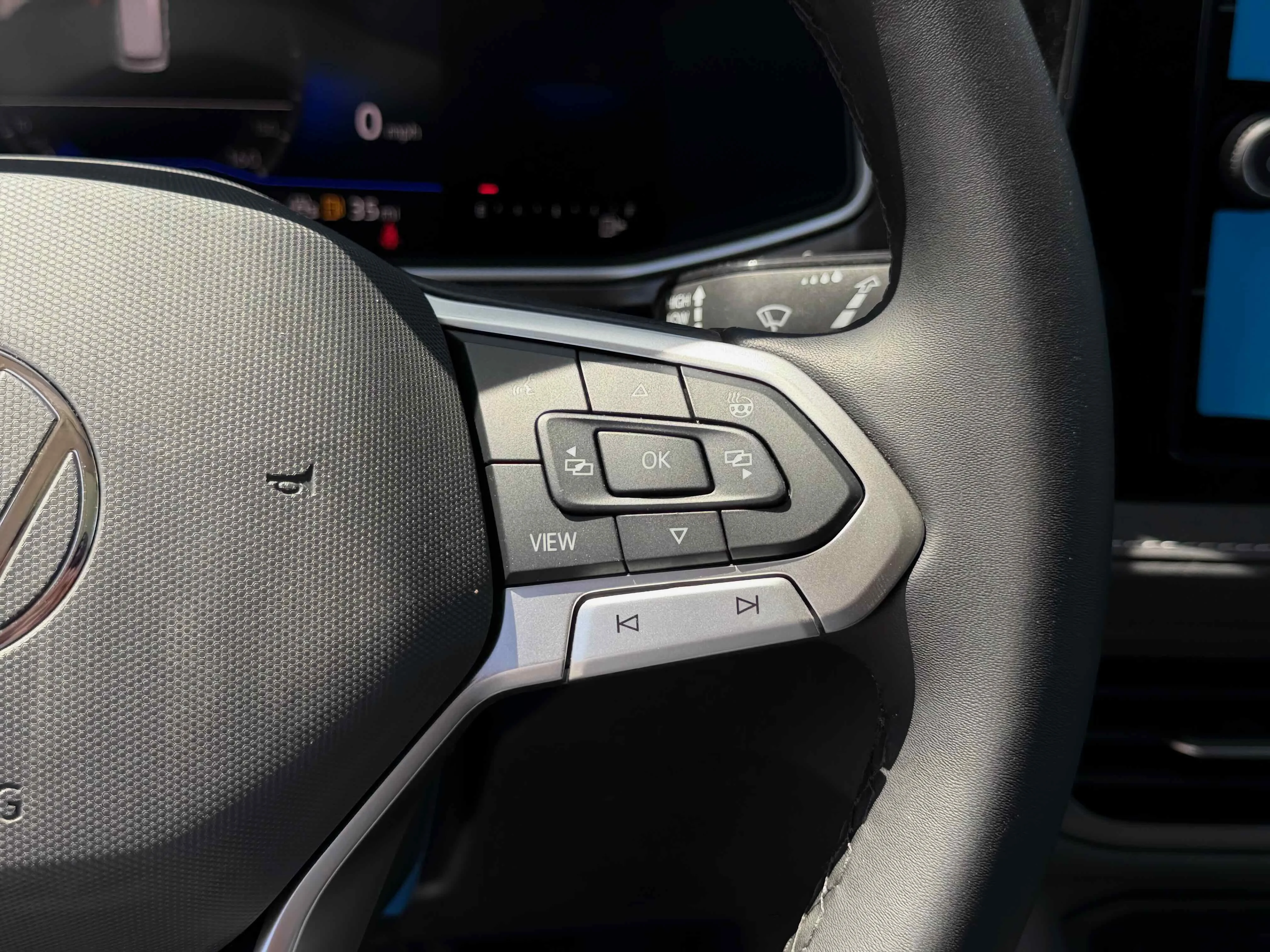 New 2026 Pure White Volkswagen SE Black image 18