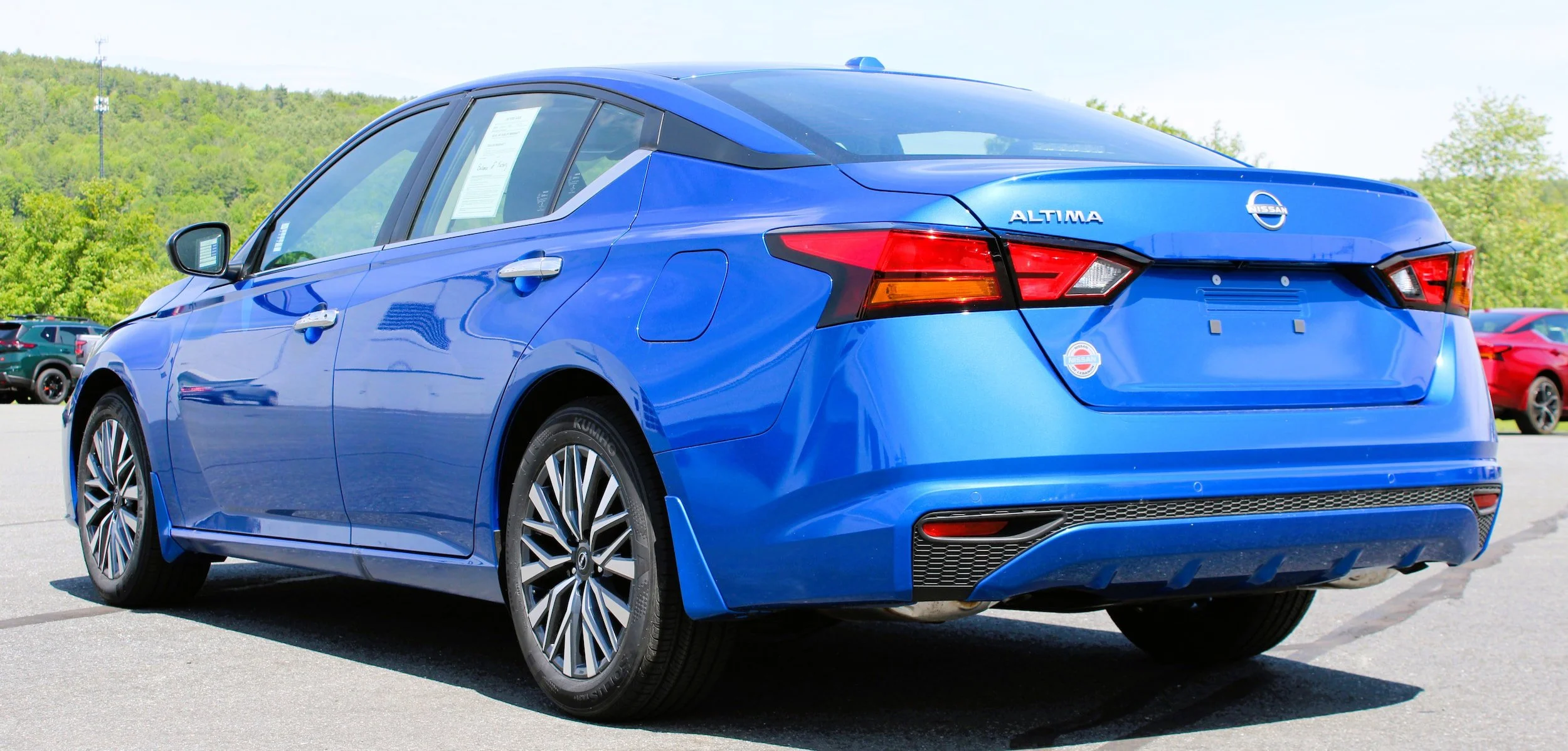 Used 2025 Bluestone Pearl Nissan SV image 10