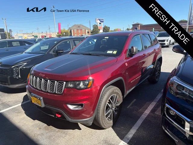 Used 2021 Red Jeep Trailhawk image 4